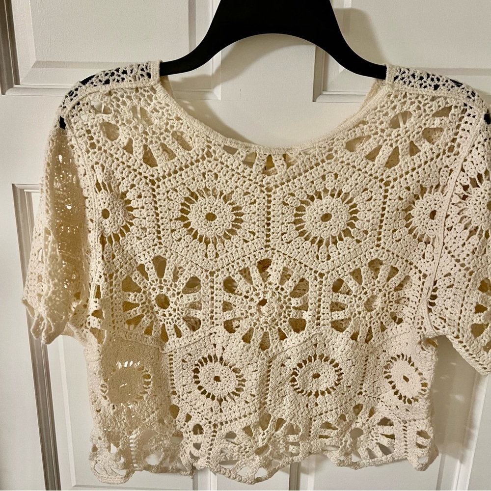 Rebellion scalloped boho crochet crop top  100% cotton Size Large  Cream - Picture 4 of 4